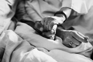 Acompañamiento espiritual para pacientes con enfermedades graves